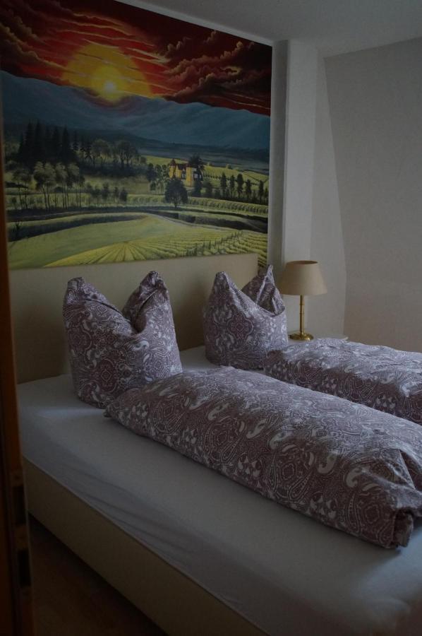 Ferienwohnung Castellberg ไฮเทอร์สไฮม์ ภายนอก รูปภาพ