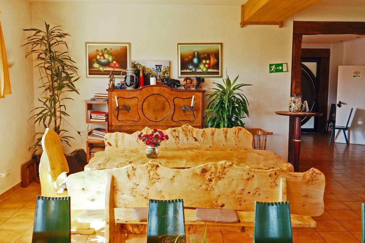 Ferienwohnung Castellberg ไฮเทอร์สไฮม์ ภายนอก รูปภาพ